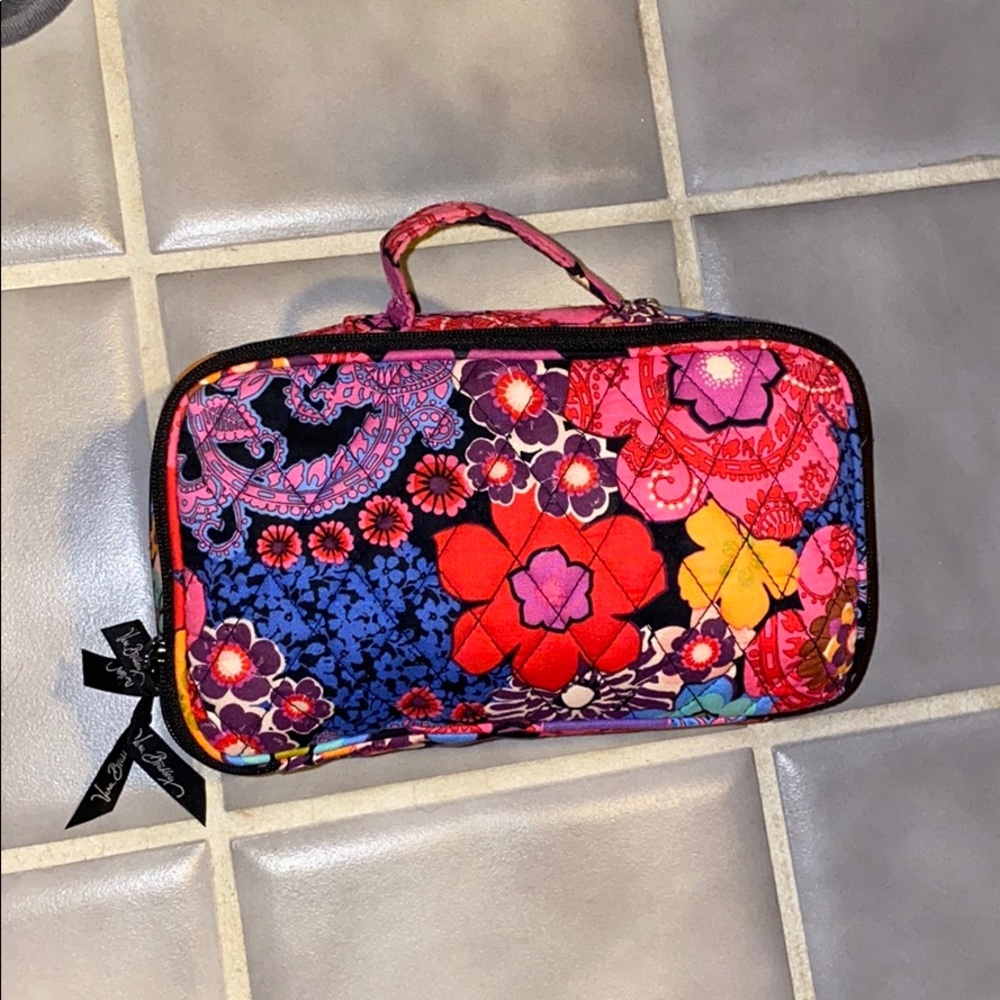 VERA BRADLEY MAKEUP BAG